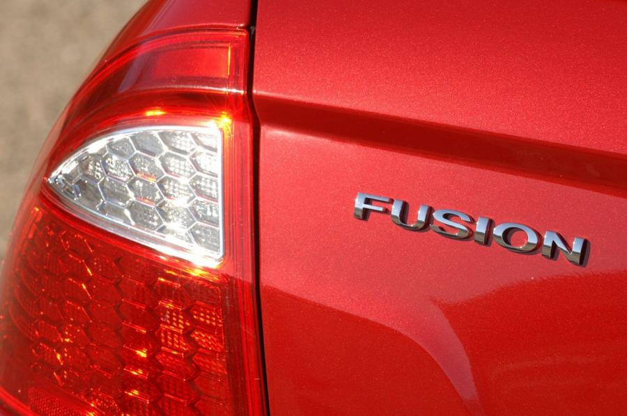  Ford Fusion Sport 2010 года  (фото 33 из 37)